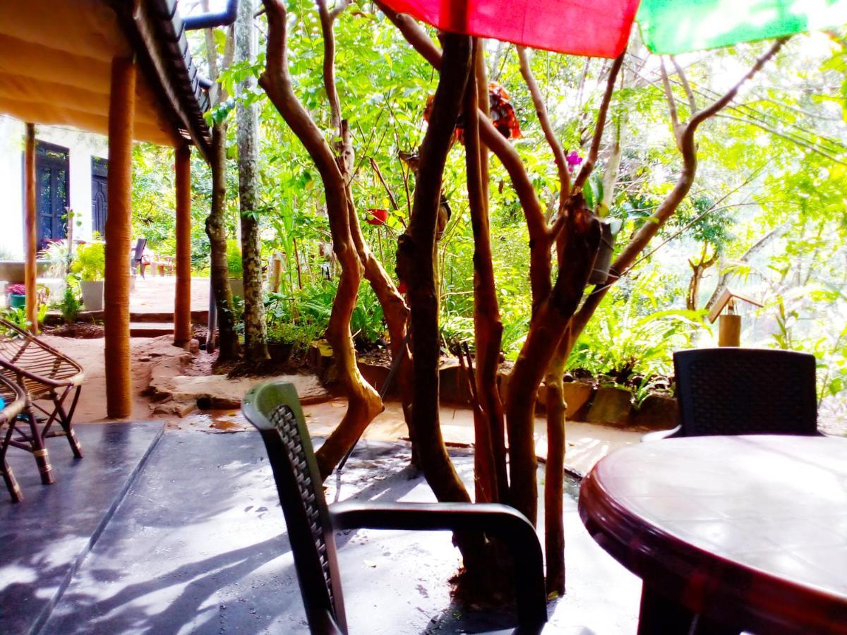 Hotel Ella Walkers Nest Exterior foto